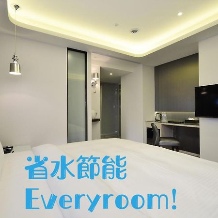 Stay Hotel - Taichung Yizhong Bagian luar foto