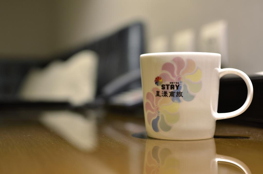 Stay Hotel - Taichung Yizhong Bagian luar foto