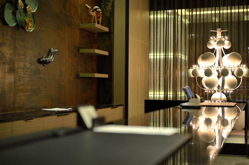 Stay Hotel - Taichung Yizhong Bagian luar foto