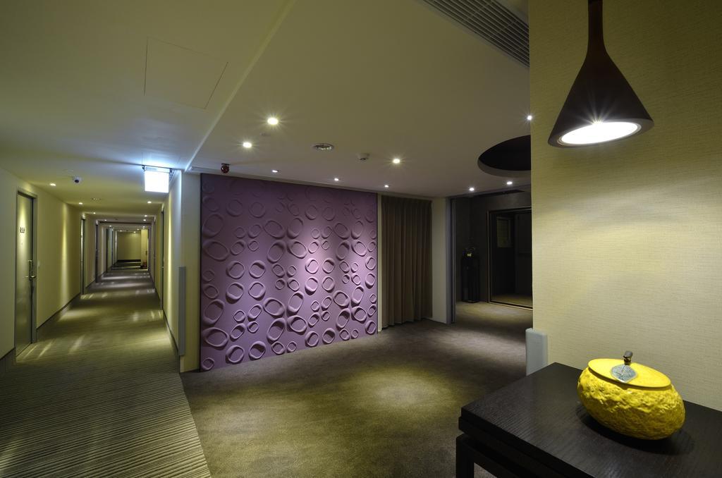 Stay Hotel - Taichung Yizhong Bagian luar foto