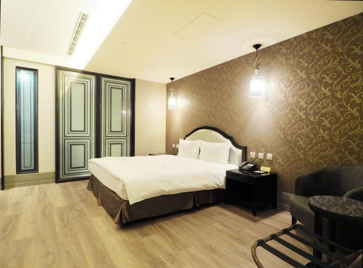 Stay Hotel - Taichung Yizhong Bagian luar foto
