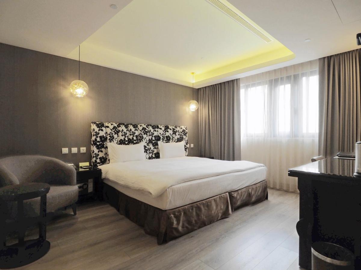 Stay Hotel - Taichung Yizhong Bagian luar foto
