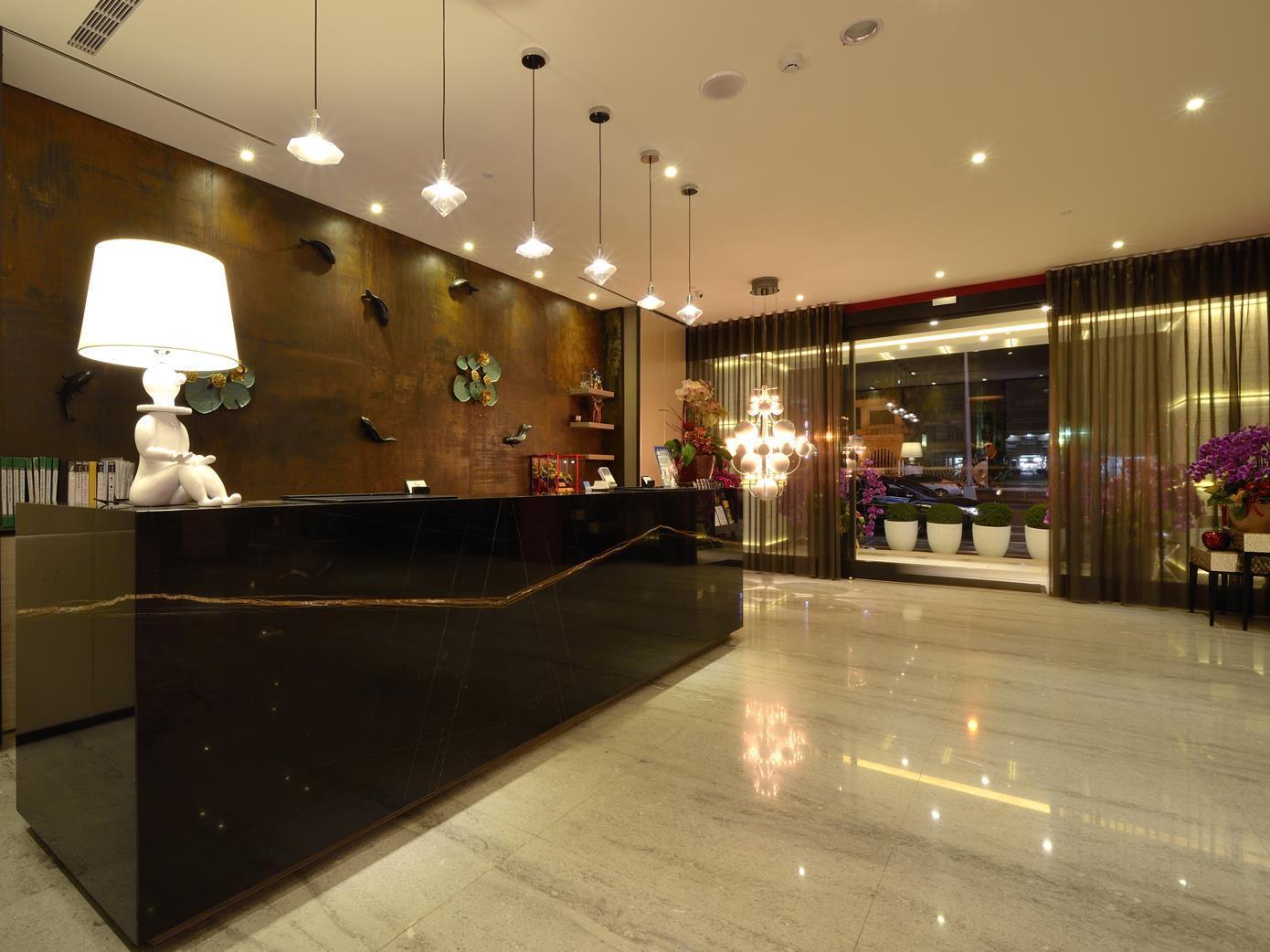 Stay Hotel - Taichung Yizhong Bagian luar foto