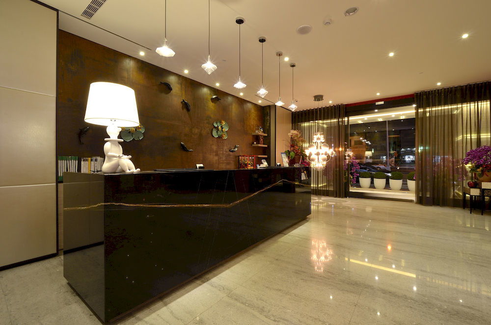 Stay Hotel - Taichung Yizhong Bagian luar foto