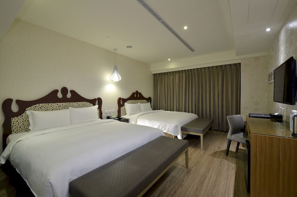 Stay Hotel - Taichung Yizhong Bagian luar foto