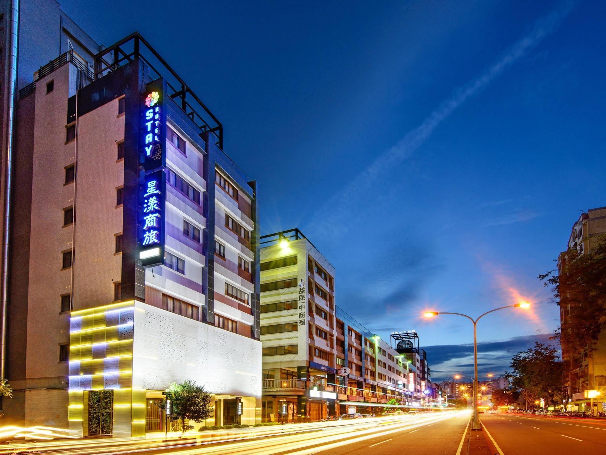 Stay Hotel - Taichung Yizhong Bagian luar foto