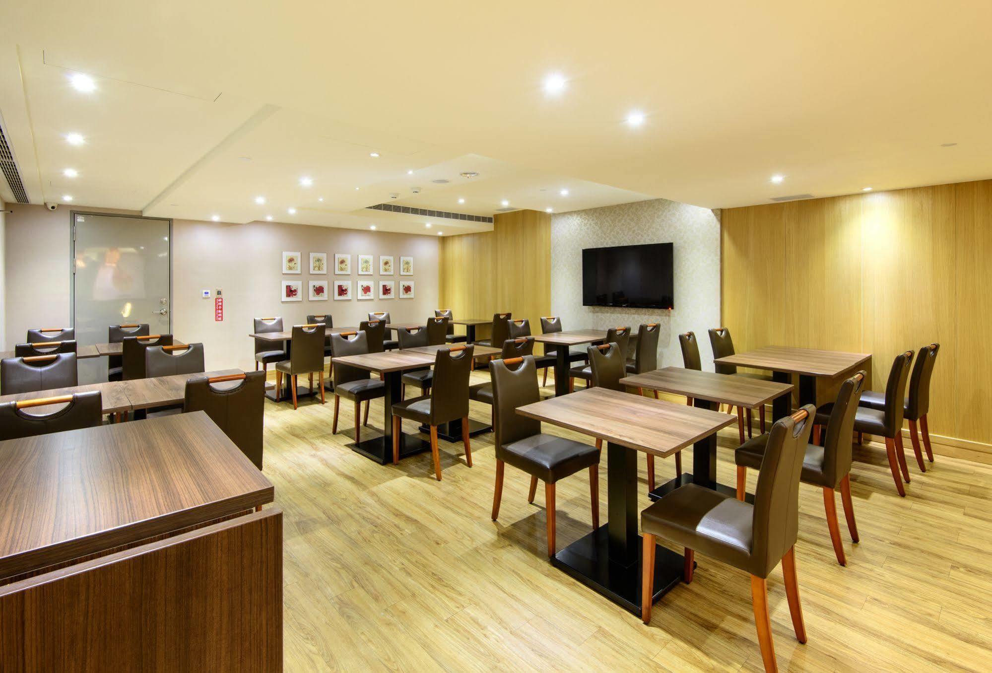 Stay Hotel - Taichung Yizhong Bagian luar foto