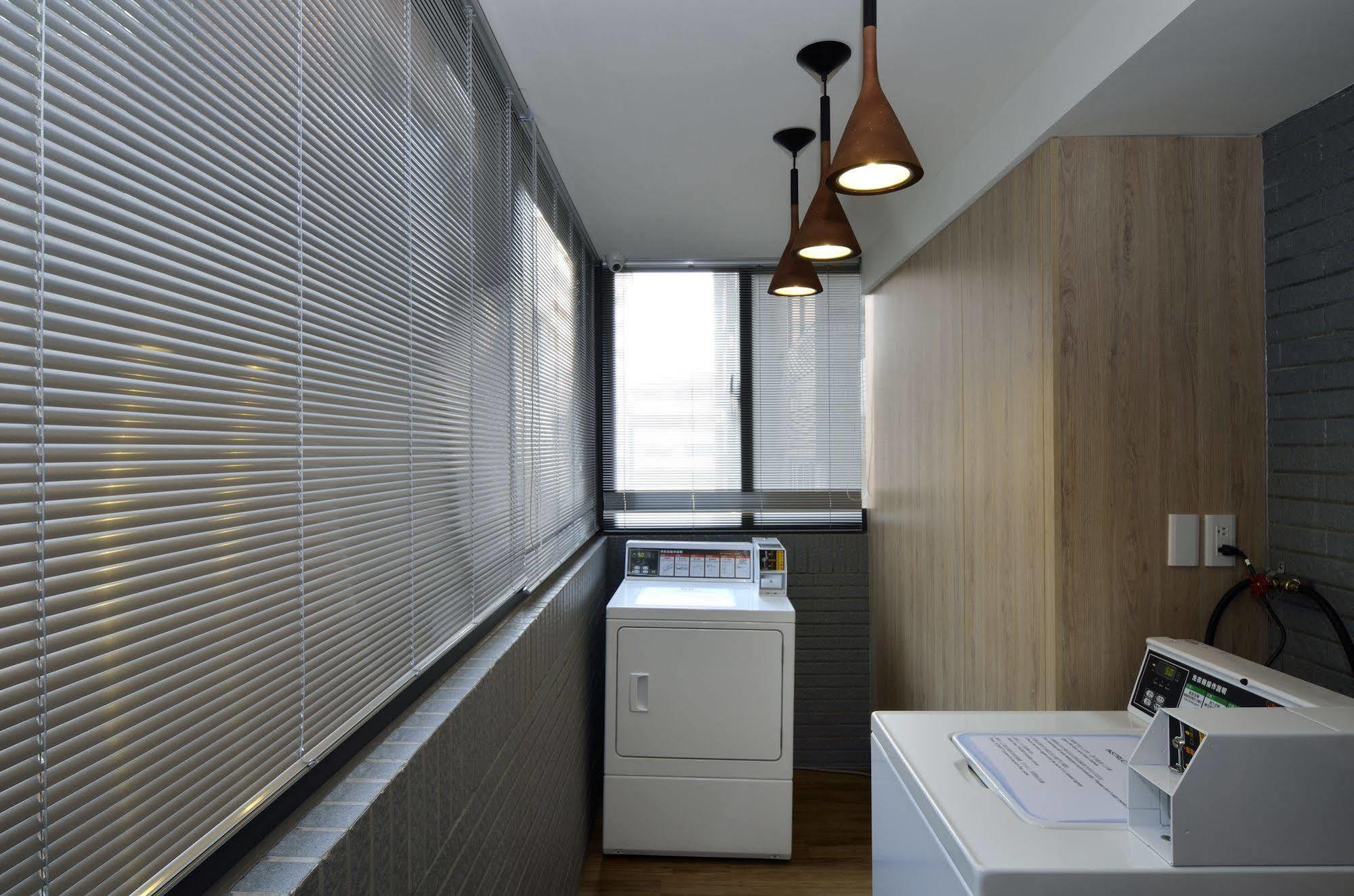 Stay Hotel - Taichung Yizhong Bagian luar foto